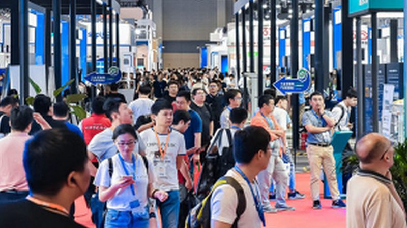 在实际设计和施工过程中，防水与隔热需要达到一个平衡。以下是一些建议：